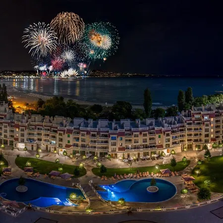 ат - Pool View Apartman Várna